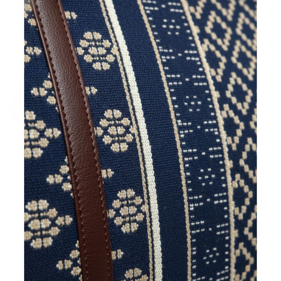 Stylish Executive Laptop Tote for Modern Professionals